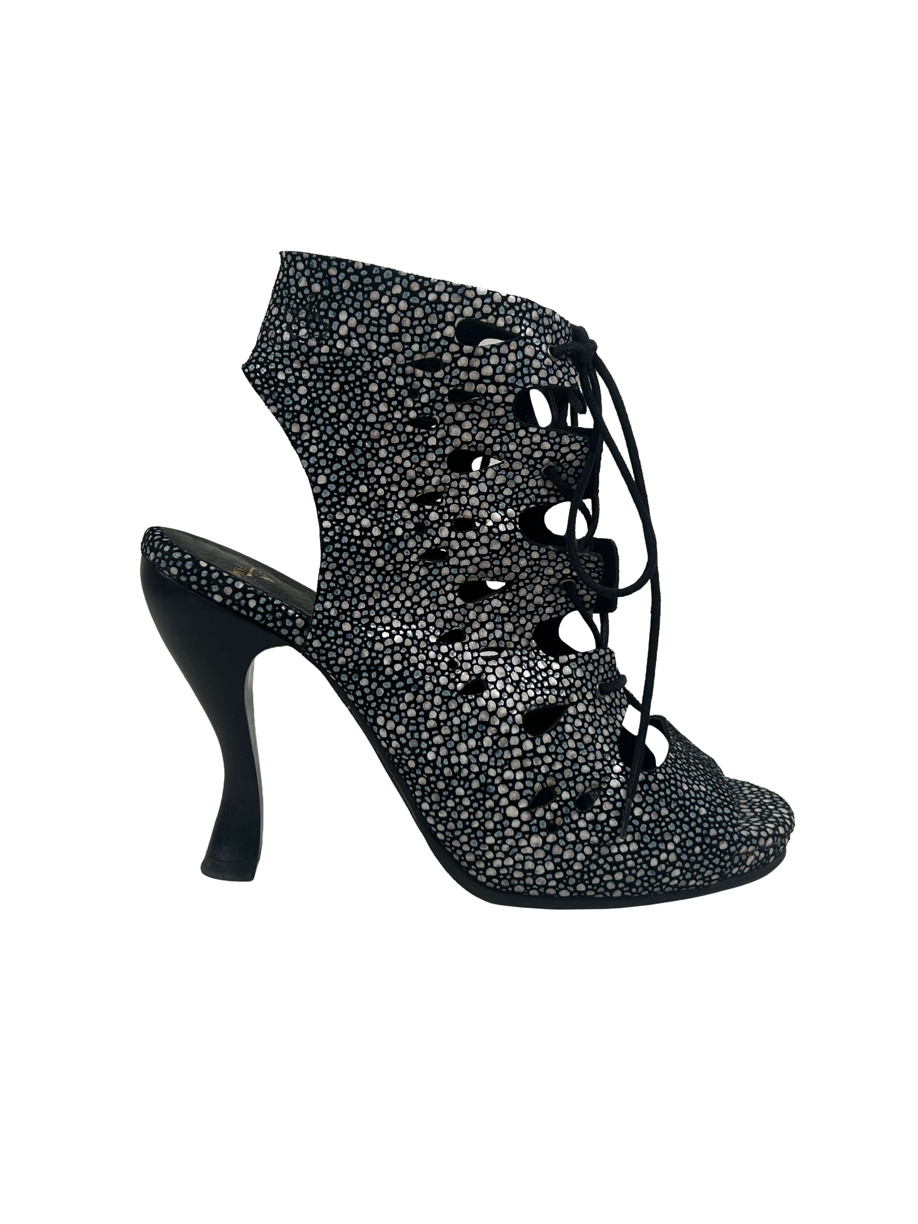John Fluevog Size 10 Gwen Black Devilfish Heels
