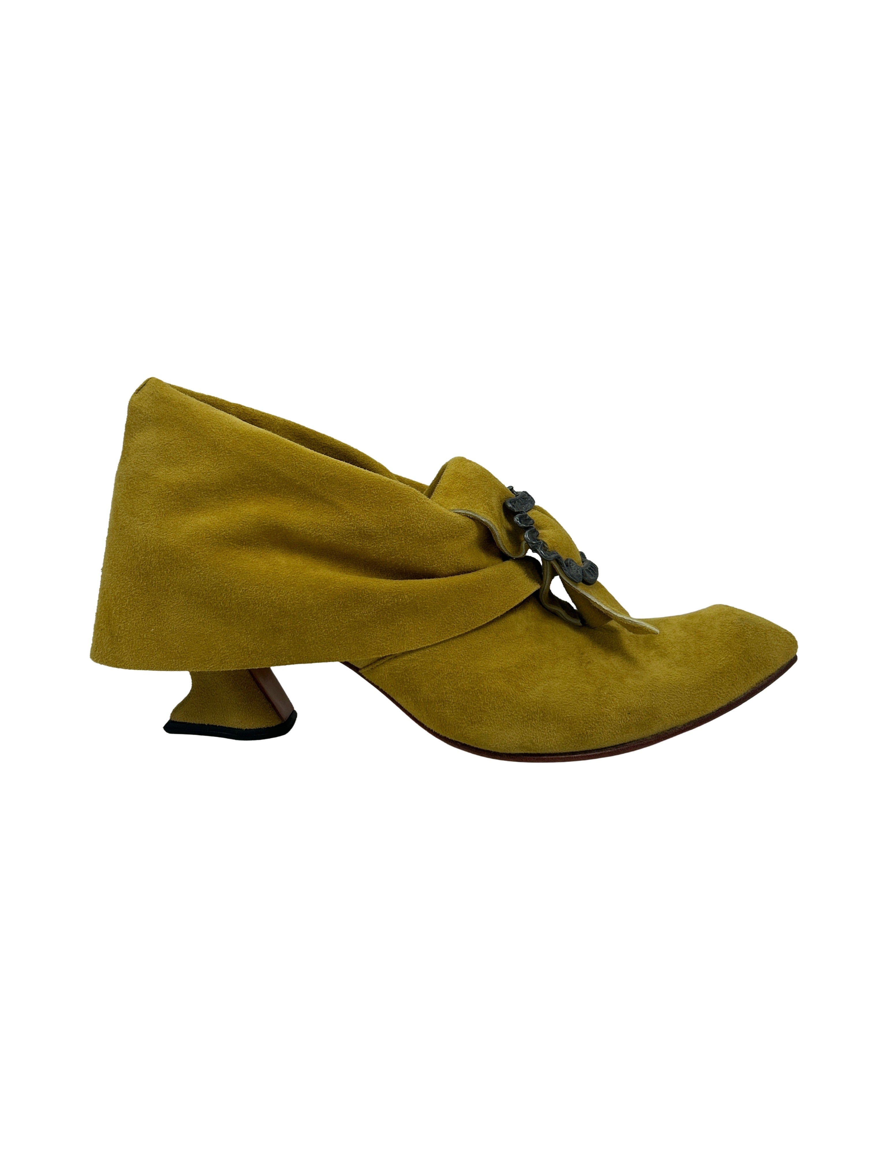 John Fluevog Size 10 Juliette Suede Buckled Pumps