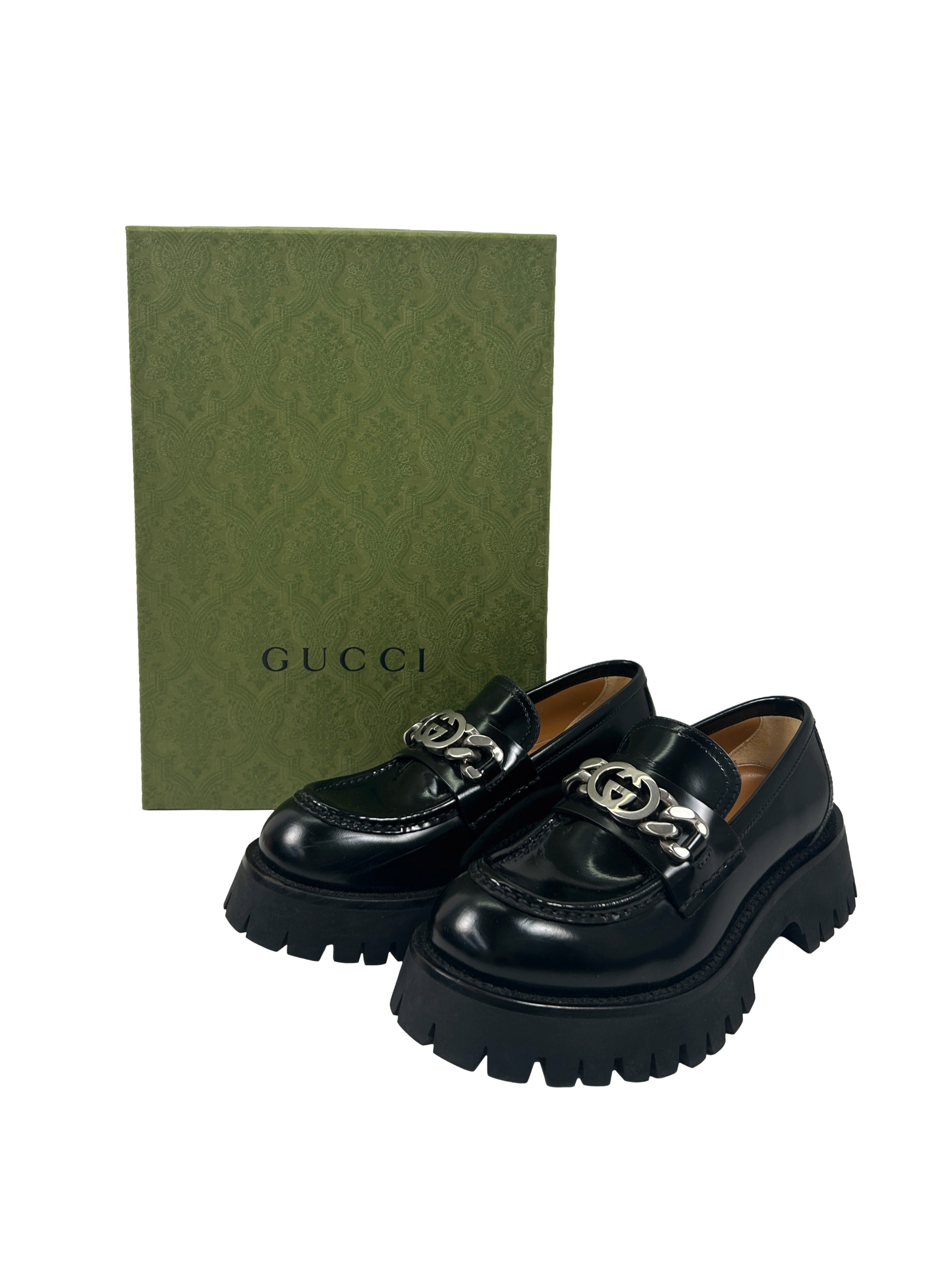 Gucci Size 37 Interlocking G Chain Log-Sole Loafers