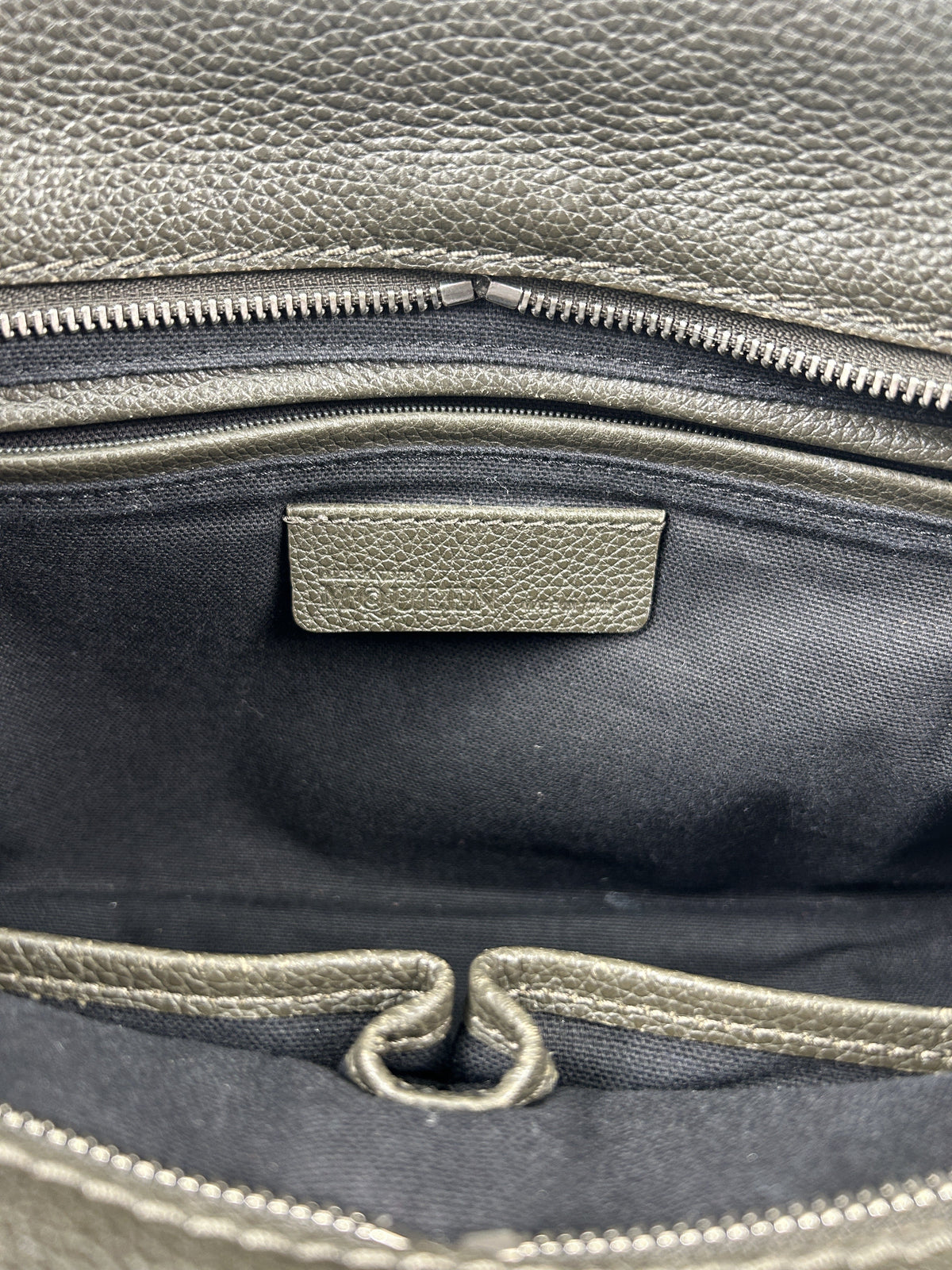 Alexander McQueen Pebbled Leather Small Skull Padlock Bag